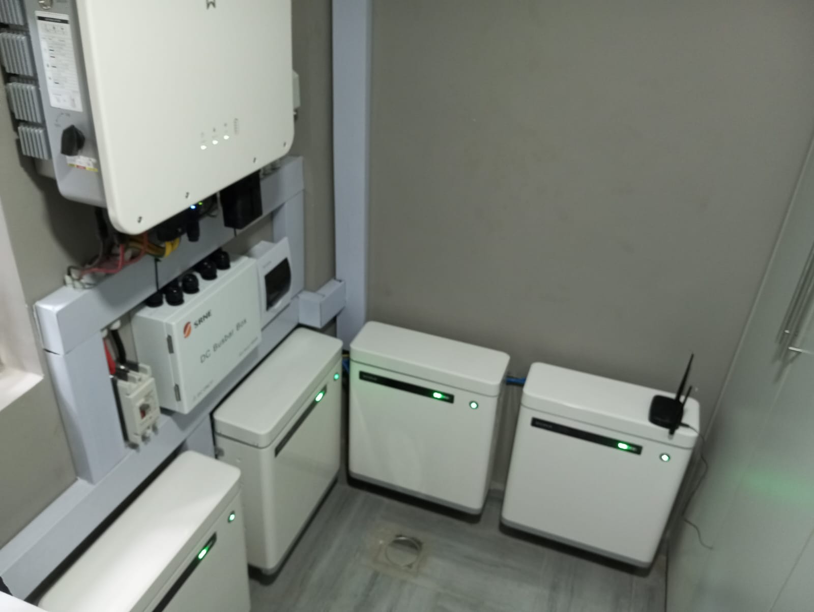 12kW 3PH Residential Solar Hybrid system installation thumbnail