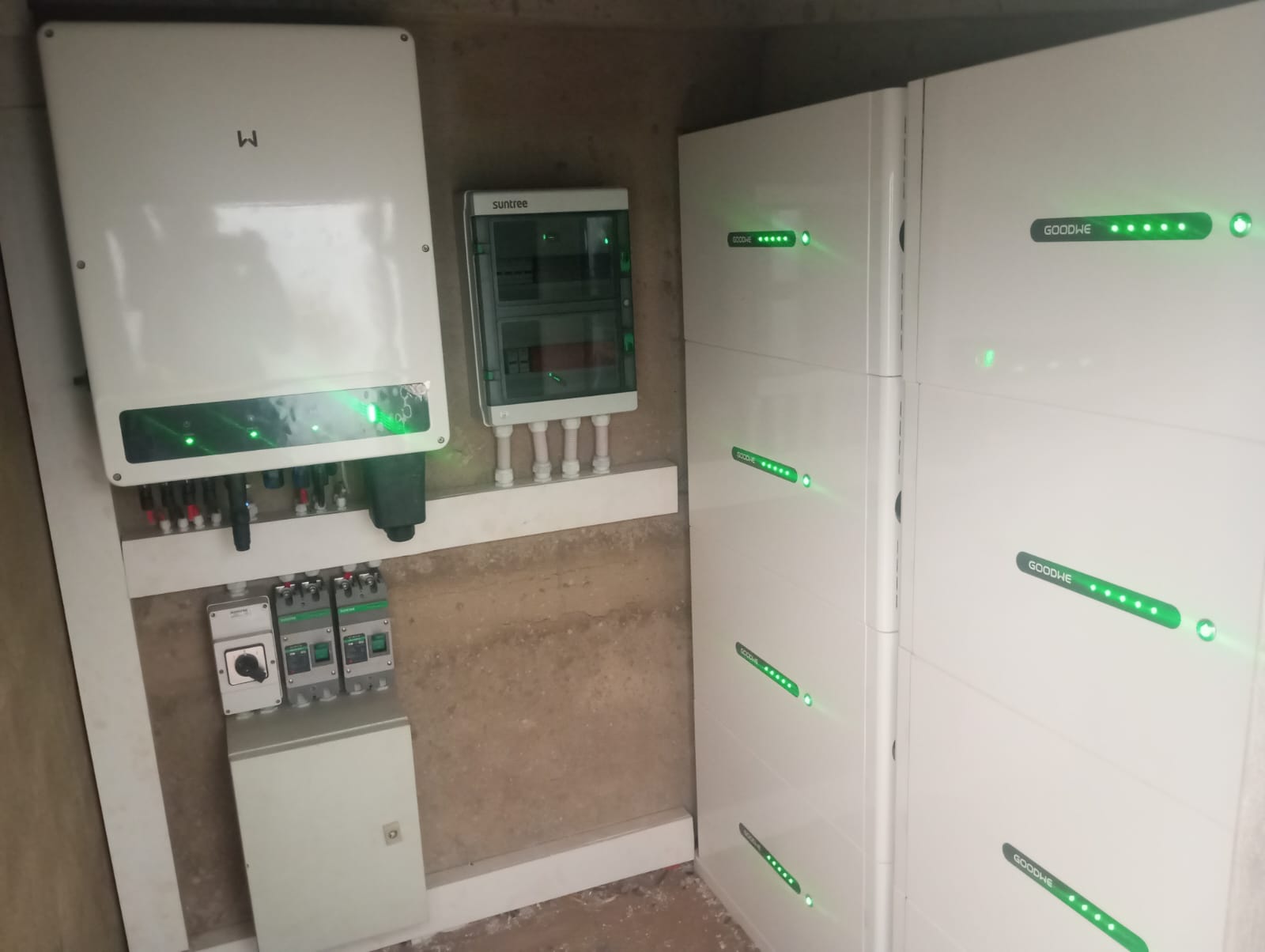 GoodWe Lynx D 5kWh Lithium Ion battery thumbnail