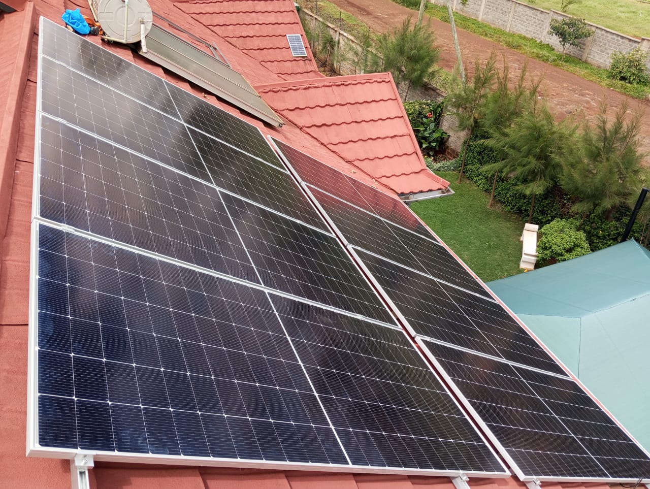 3PH 12kW Residential Solar Hybrid system installation services thumbnail